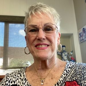 Meet your Posher, Paula